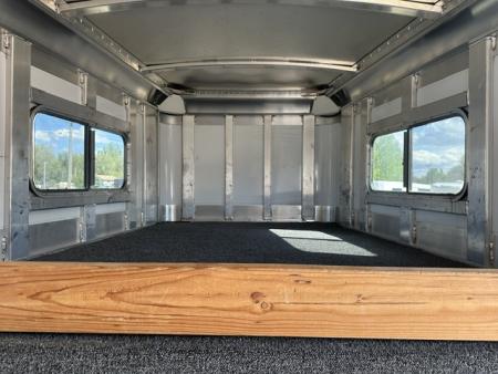 Consignment 2014 4-Star 4 Horse Straight Load