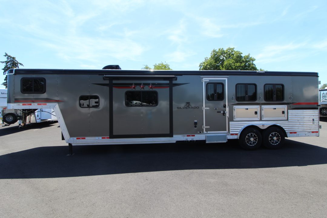 Used 2023 Bison Silverado 8313 w/Slide Out - Couch & Dinette - Horse Fans & Camera - Ramp - Lined & Insulated - Drop Windows on Tail side - 3 Horse Living Quarters Trailer