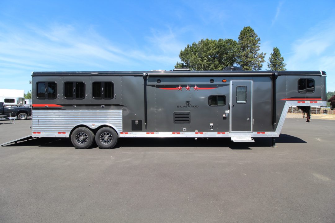 Used 2023 Bison Silverado 8313 w/Slide Out - Couch & Dinette - Horse Fans & Camera - Ramp - Lined & Insulated - Drop Windows on Tail side - 3 Horse Living Quarters Trailer