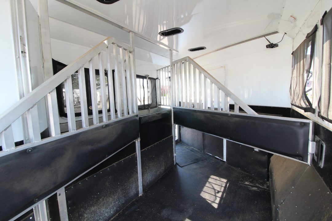 Used 2023 Bison Silverado 8313 w/Slide Out - Couch & Dinette - Horse Fans & Camera - Ramp - Lined & Insulated - Drop Windows on Tail side - 3 Horse Living Quarters Trailer