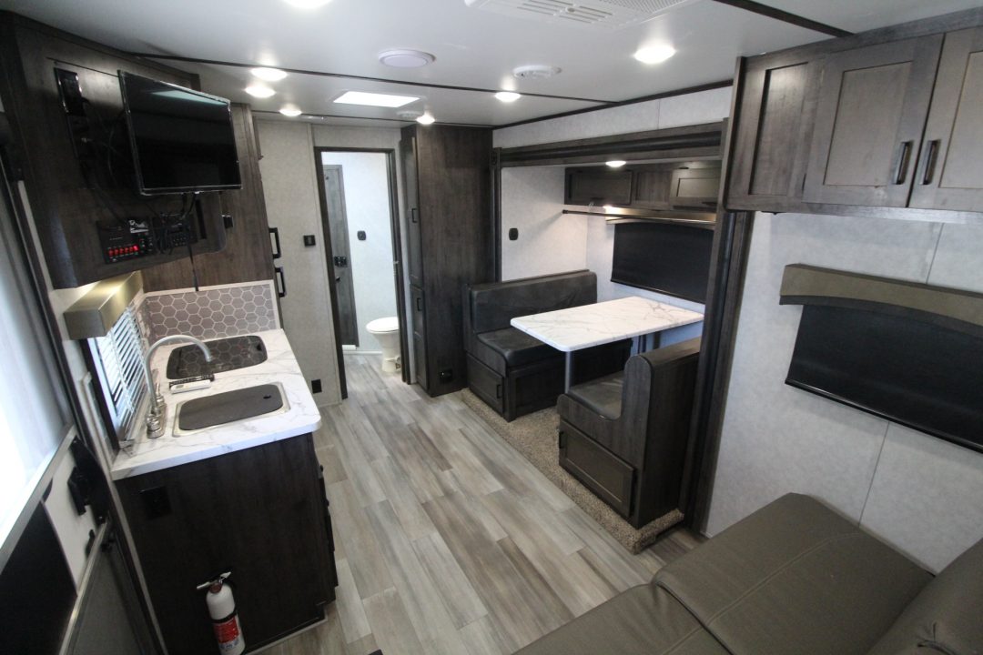 Used 2023 Bison Silverado 8313 w/Slide Out - Couch & Dinette - Horse Fans & Camera - Ramp - Lined & Insulated - Drop Windows on Tail side - 3 Horse Living Quarters Trailer