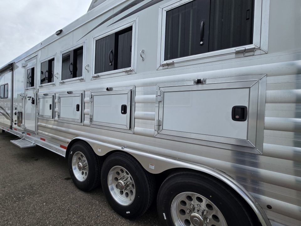 New 2026 Merhow Stampede 5 Horse Sideload Trailer