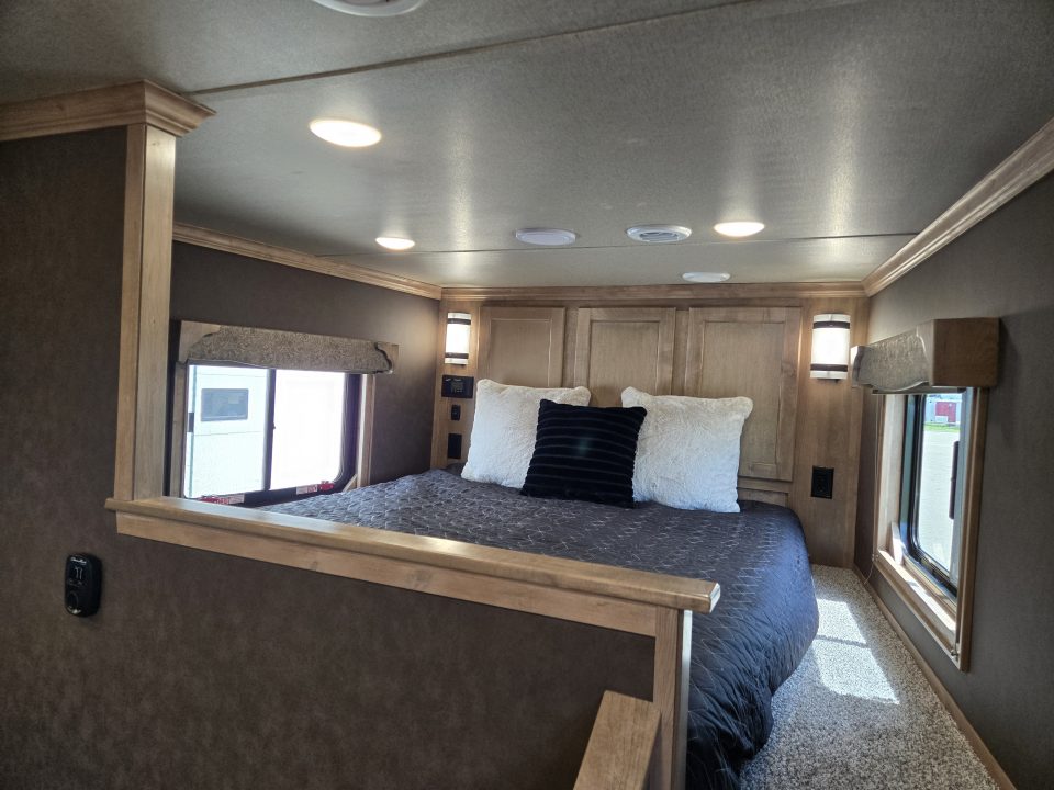 New 2026 Merhow Stampede 5 Horse Sideload Trailer