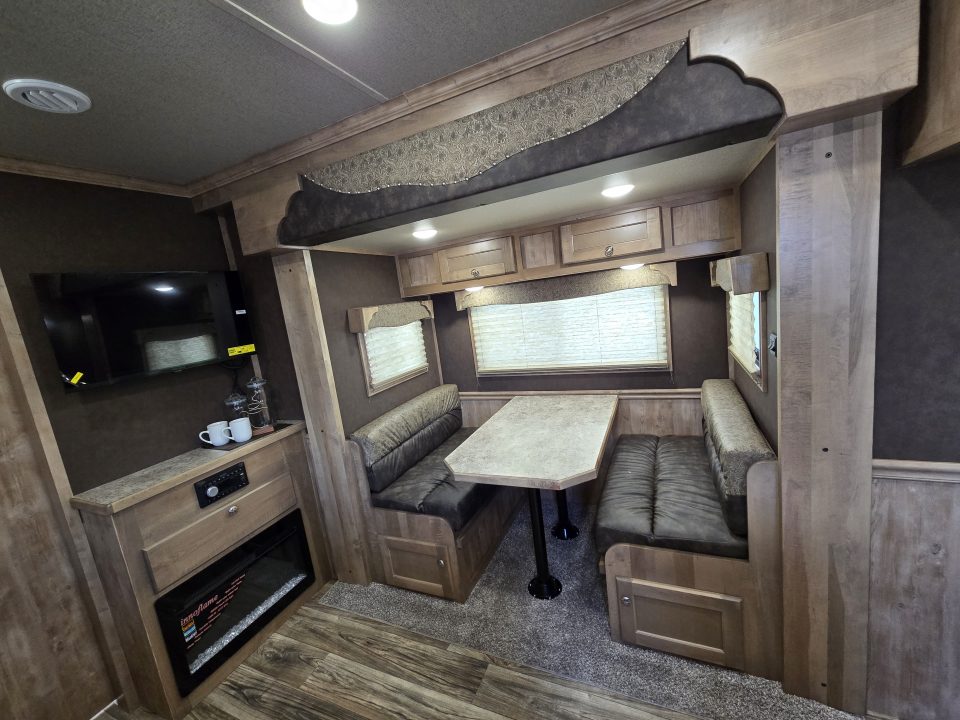New 2026 Merhow Stampede 5 Horse Sideload Trailer