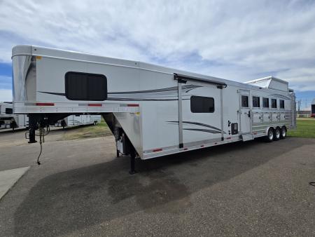 New 2026 Merhow Stampede 5 Horse Sideload Trailer