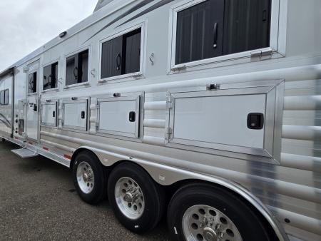 New 2026 Merhow Stampede 5 Horse Sideload Trailer