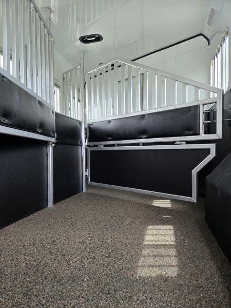 New 2026 Merhow Stampede 5 Horse Sideload Trailer