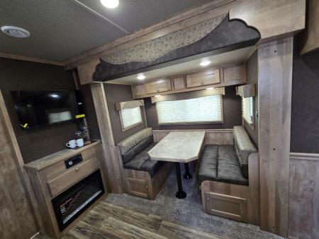 New 2026 Merhow Stampede 5 Horse Sideload Trailer