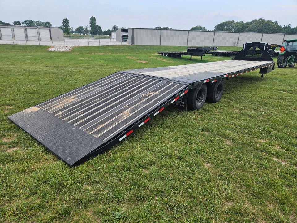 Used 2022 Load Trail 102X42 TANDEM LO-PRO GOOSENECK W/10K AXLES 14PLY & 10' HYDROTAIL