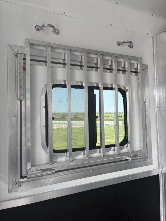 New 2027 Lakota Legacy 2H 7'LQ Horse Trailer