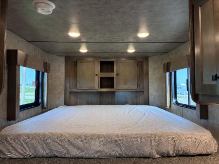 New 2027 Lakota Legacy 2H 7'LQ Horse Trailer