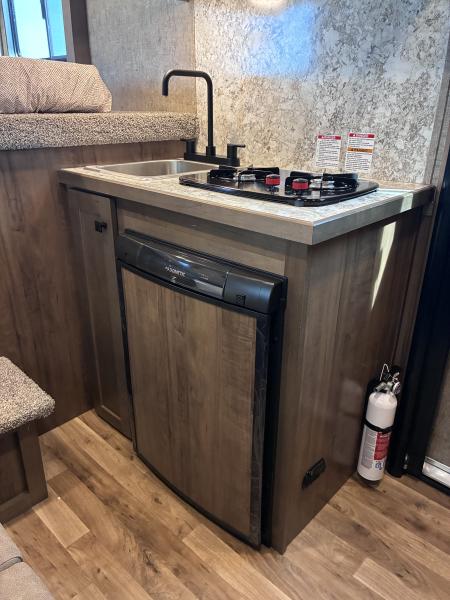 New 2027 Lakota Legacy 2H 7'LQ Horse Trailer
