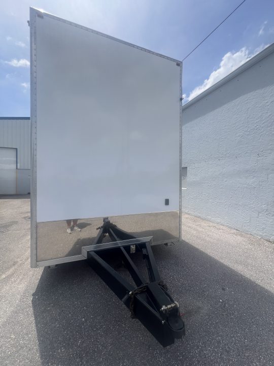 2006 T&E 28' Stacker Trailer photo 3