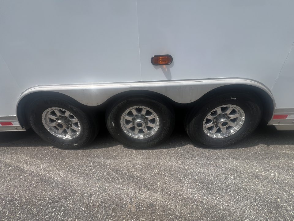 2006 T&E 28' Stacker Trailer photo 4