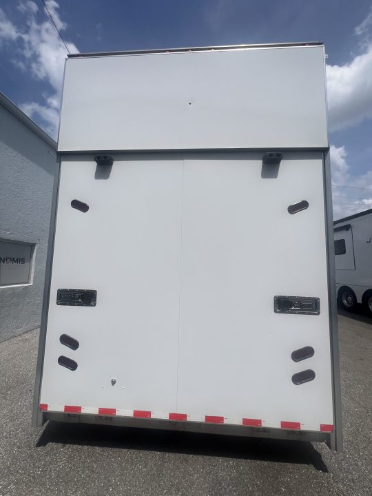 2006 T&E 28' Stacker Trailer photo 5