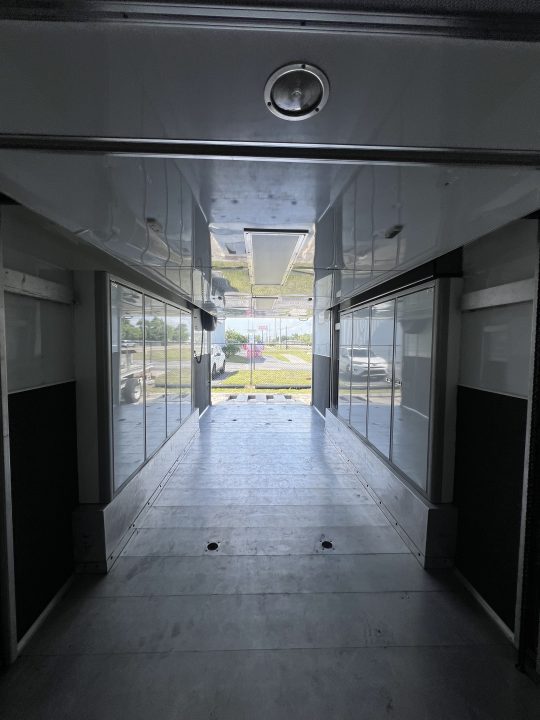 Used 2006 T&E 28' Stacker Trailer