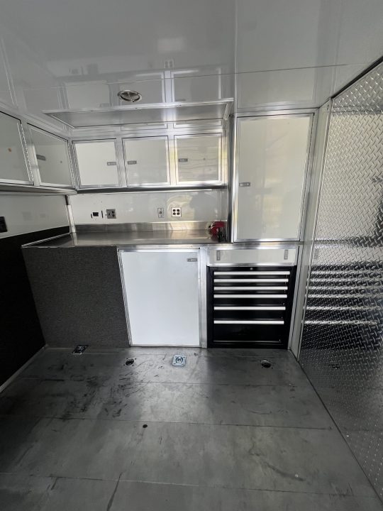 Used 2006 T&E 28' Stacker Trailer