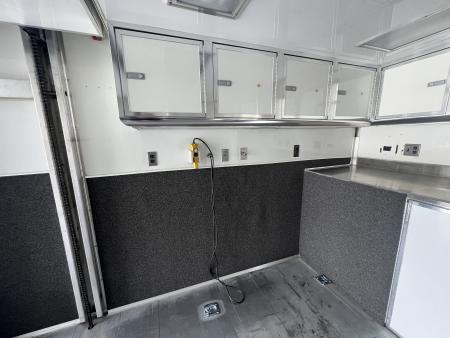 Used 2006 T&E 28' Stacker Trailer