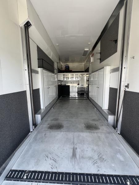Used 2006 T&E 28' Stacker Trailer
