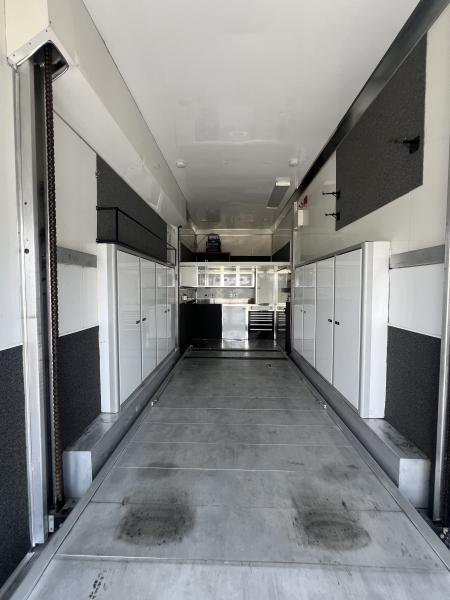 Used 2006 T&E 28' Stacker Trailer