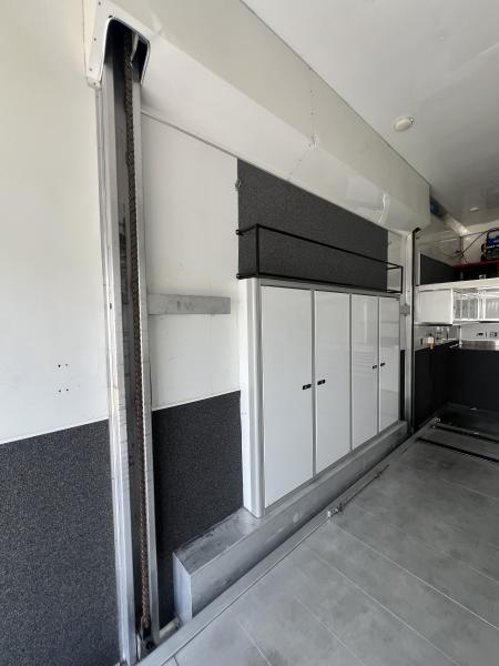 Used 2006 T&E 28' Stacker Trailer