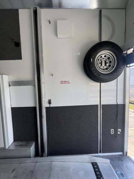 Used 2006 T&E 28' Stacker Trailer