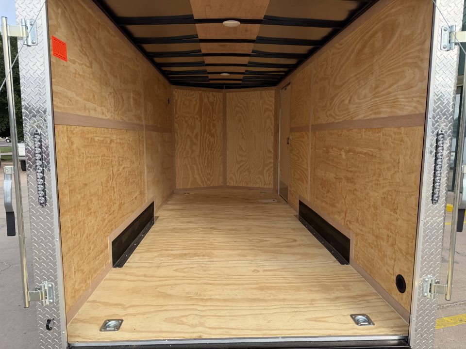 New #056400 2027 FOREST RIVER TA3 7 X 16 TANDEM AXLE 10K ENCLOSED W/ REAR RAMP DOOR