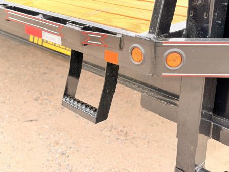 New 2026 Diamond T 8.5-24 Single Wheel Gooseneck Deckover Equipment Hauler W/ 14 PLY Tire Upgrade 15K GVWR