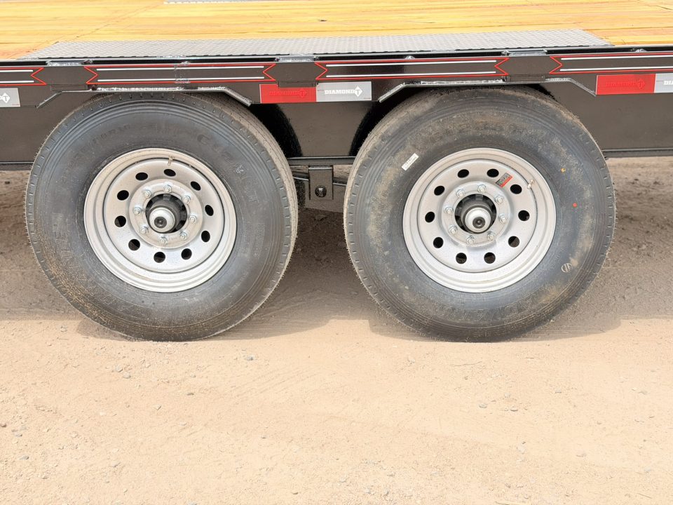 New 2026 Diamond T 8.5-24 Single Wheel Gooseneck Deckover Equipment Hauler W/ 14 PLY Tire Upgrade 15K GVWR