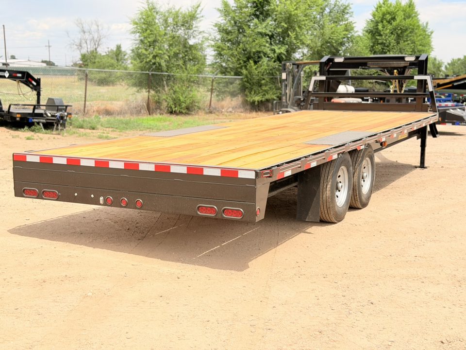 New 2026 Diamond T 8.5-24 Single Wheel Gooseneck Deckover Equipment Hauler W/ 14 PLY Tire Upgrade 15K GVWR