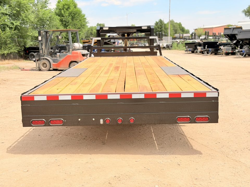 New 2026 Diamond T 8.5-24 Single Wheel Gooseneck Deckover Equipment Hauler W/ 14 PLY Tire Upgrade 15K GVWR