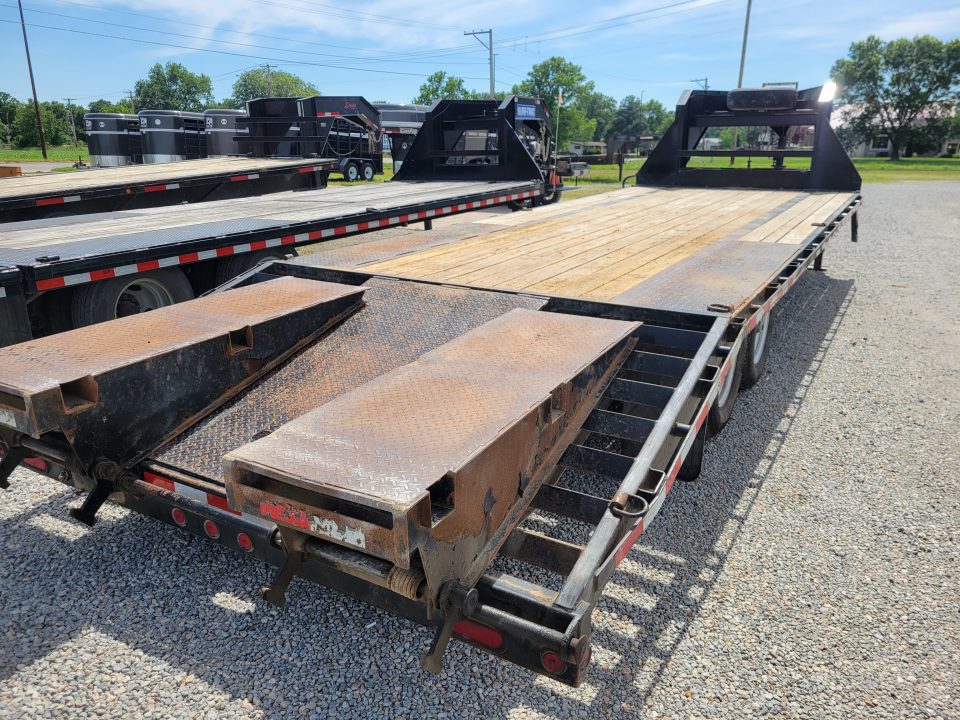 Used 2014 Sure-Trac 8.5x20+5 Gooseneck Equipment Trailer