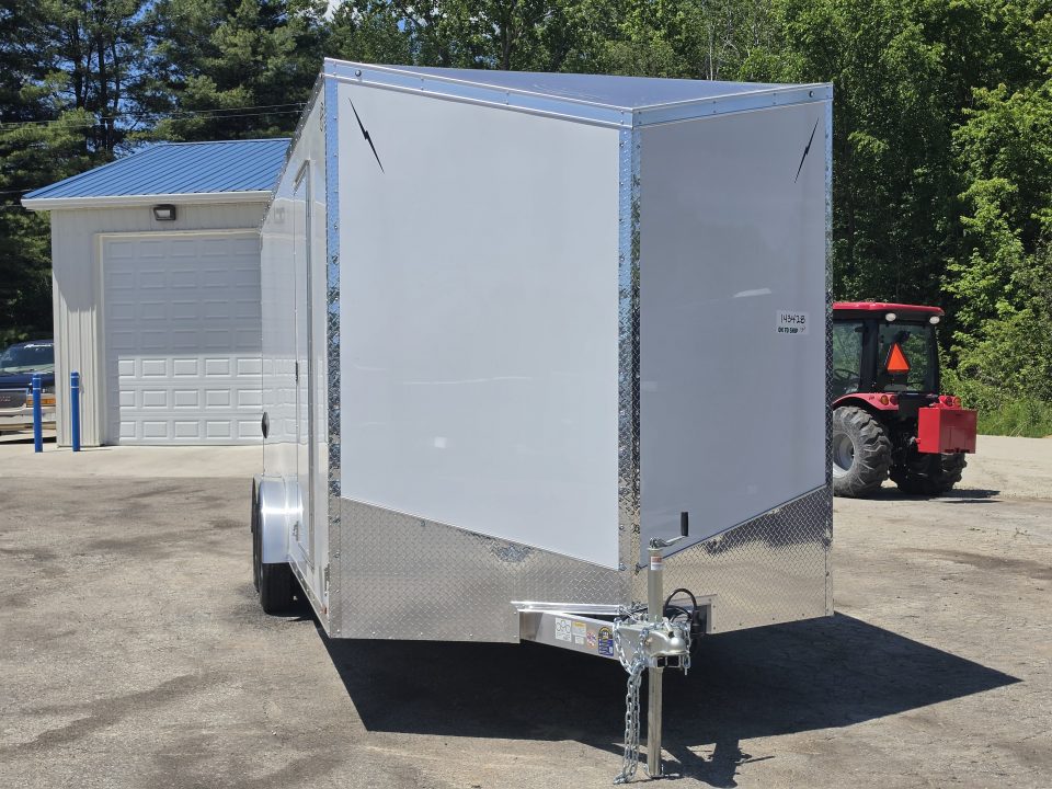 New 7.5 X 20 CARGO ENCLOSED ALL ALUMINUM REAR RAMP DOOR 2027 LIGHTNING TANDEM AXLE