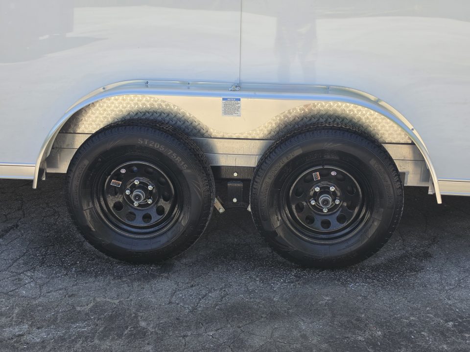 New 7.5 X 20 CARGO ENCLOSED ALL ALUMINUM REAR RAMP DOOR 2027 LIGHTNING TANDEM AXLE