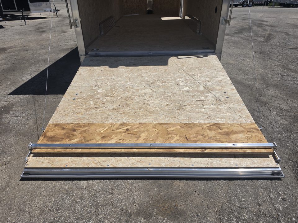 New 7.5 X 20 CARGO ENCLOSED ALL ALUMINUM REAR RAMP DOOR 2027 LIGHTNING TANDEM AXLE