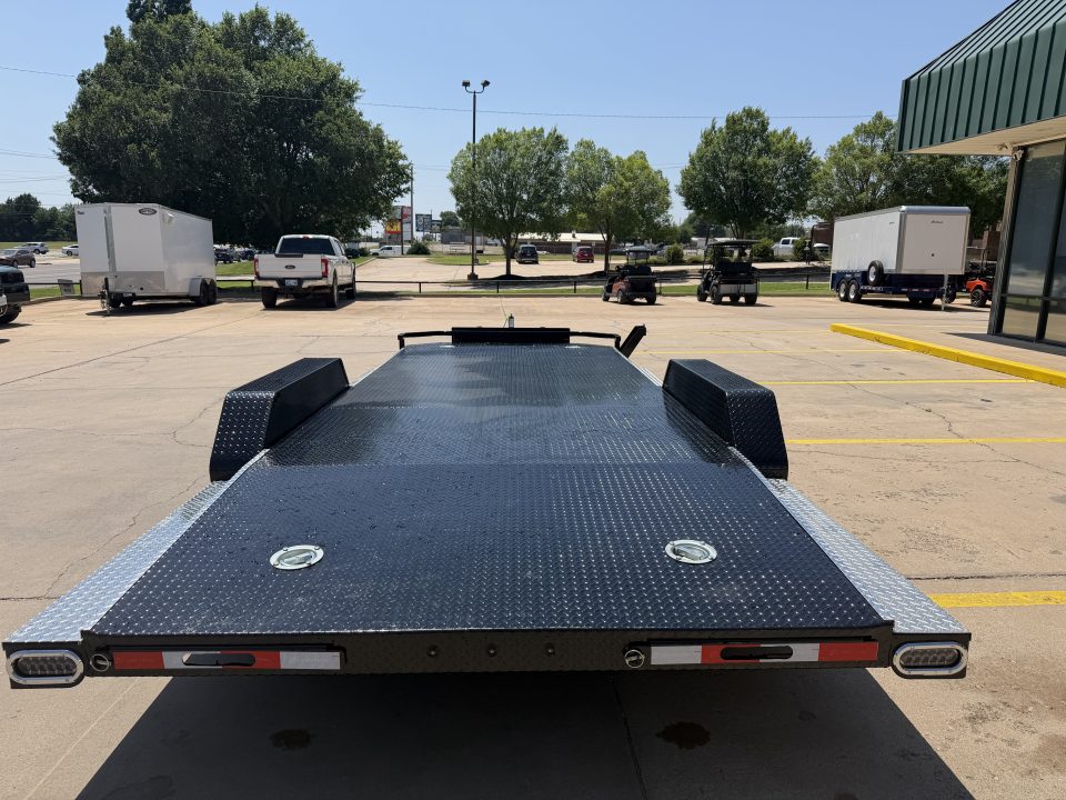 New #008362 2026 LOAD TRAIL CZ 22 X 83 TANDEM AXLE 10K STEEL FLOOR CAR HAULER W/ ALUMINUM TRIM PACKAGE