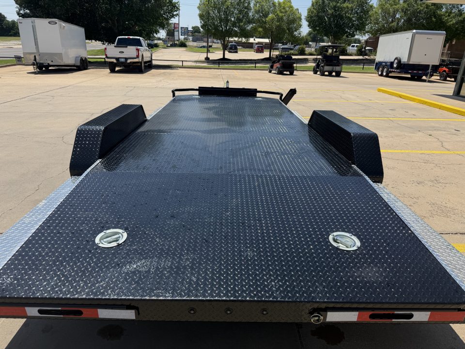 New #008362 2026 LOAD TRAIL CZ 22 X 83 TANDEM AXLE 10K STEEL FLOOR CAR HAULER W/ ALUMINUM TRIM PACKAGE