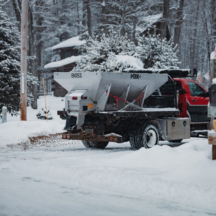 New 2026 BOSS VBS27410 MBX+ 4-Yard Salt Spreader