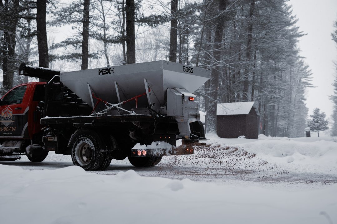 New 2026 BOSS VBS27410 MBX+ 4-Yard Salt Spreader