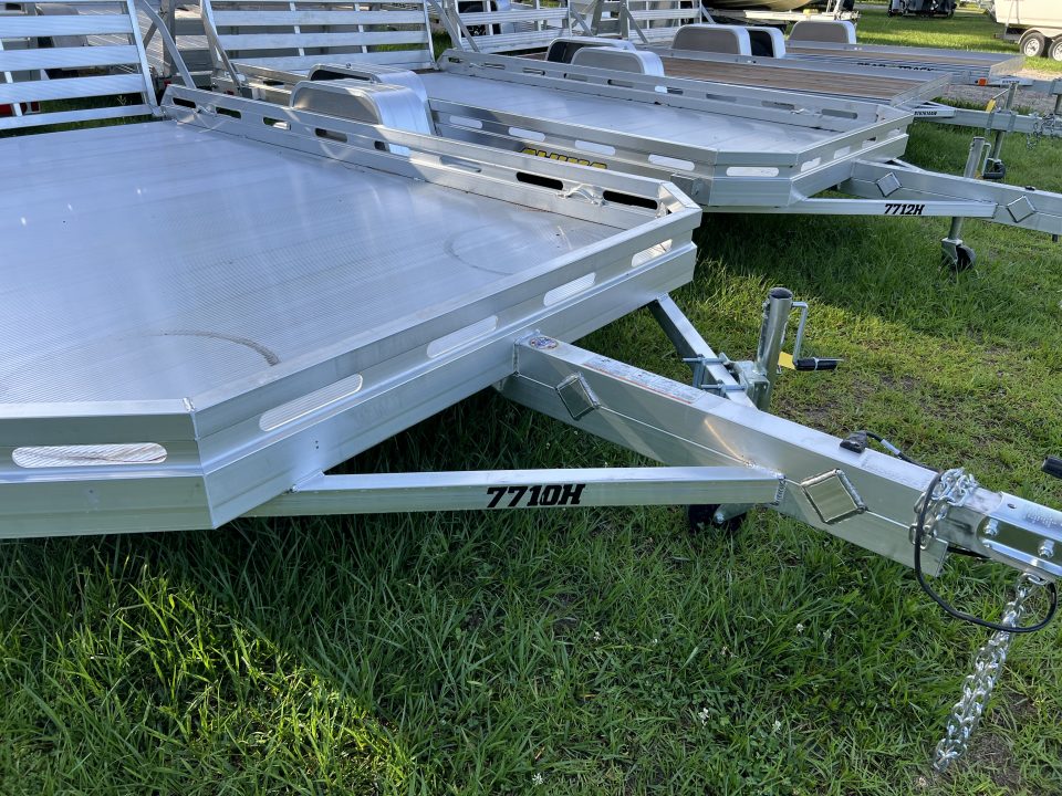 2027 Aluma 7710H photo 4