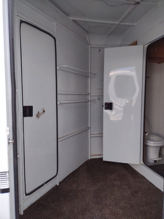 Used 2001 Trails West Classic 4 Horse w/10' Living Quarters