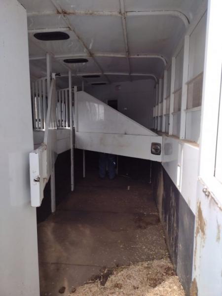 Used 2001 Trails West Classic 4 Horse w/10' Living Quarters