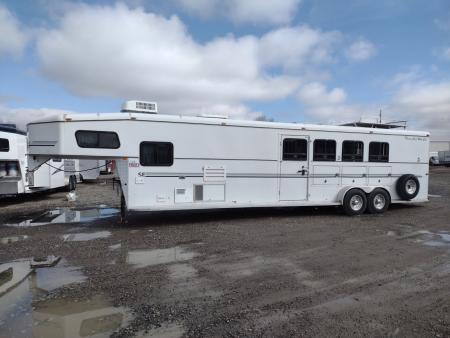 Used 2001 Trails West Classic 4 Horse w/10' Living Quarters