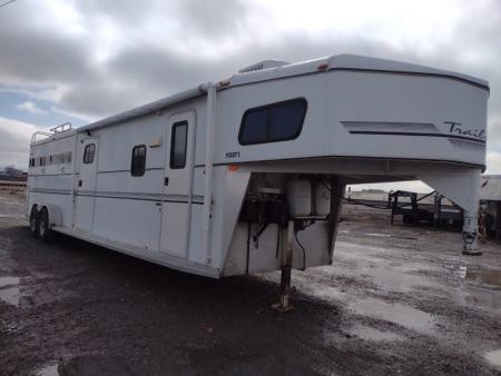 Used 2001 Trails West Classic 4 Horse w/10' Living Quarters