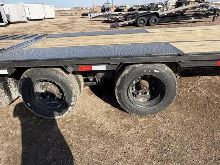 New 2026 Delco Trailers 40' Gooseck 38K Deckover Trailer