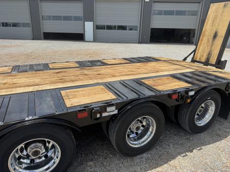 New 2026 Behnke 40 Ton Step Deck Trailer | 102" x 48'