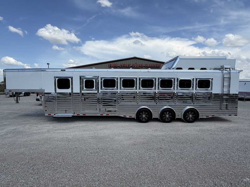 New 2027 Sundowner 7 Horse Gooseneck Horse Trailer