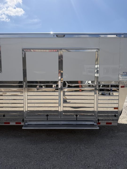 New 2027 Sundowner 7 Horse Gooseneck Horse Trailer