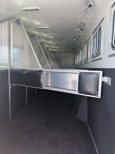 New 2027 Sundowner 7 Horse Gooseneck Horse Trailer