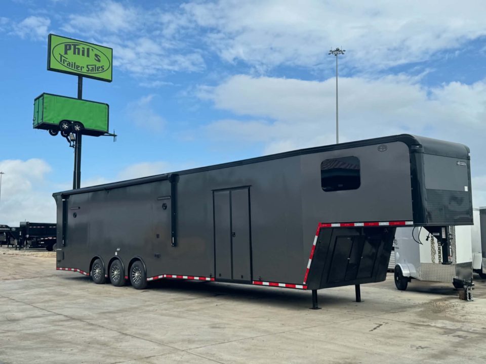 New Continental Cargo NEW 85X44 ENCLOSED CAR RACE TRAILER BATHROOM CAR HAULER CARGO Car / Racing Trailer